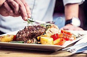 SAMOSTALNI KUHAR (m/ž) - A la carte restoran, Trogir Centar